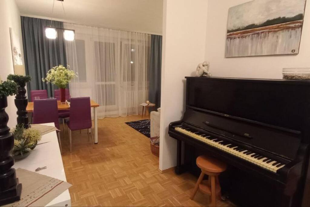 Zielona Wiolinowa Butas Warsaw